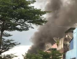 BreakingNews: Pertokoan di Jalan Kartini, Peunayong, Banda Aceh Terbakar