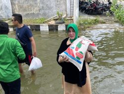 Tiba di Pidie Illiza Dihadang Banjir, Rapat Dipercepat, Kader PPP Bantu Korban Bencana