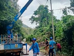 Longsor di Lintasan Km Nol Sabang Tumbangkan Puluhan Tiang Listrik