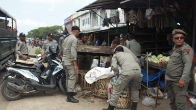 Pasar Lambaro Jadi Sasaran Penertiban Satpol PP & WH Aceh Besar