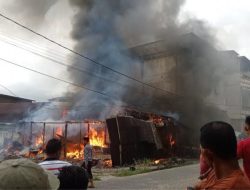 Kebakaran Hanguskan  Empat Rumah di Kedai Siblah Blangpidie