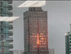 Misteri Menara Saidah, Gedung tanpa Penghuni Menyala Merah saat Magrib