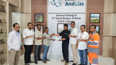 “Terima Kasih Kue Ulang Tahunnya,” Kata GM SBA ketika PWI Aceh Besar dan JMSI Aceh Beri Kejutan