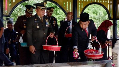 Pj Bupati Aceh Besar Ziarah ke Makam T Nyak Arief, Pahlawan Nasional yang Juga Gubernur Aceh Pertama