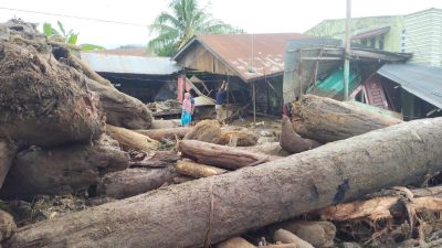 Aceh Tenggara Banjir Lagi, Kayu Log Timbun Permukiman, 1 Warga Hilang