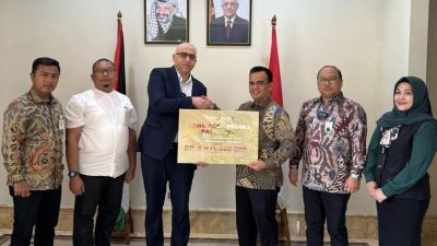 “Terima Kasih Aceh,” Ujar Dubes Palestina Saat Menerima Donasi Rp 1 M Lebih dari Bank Aceh