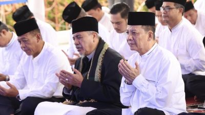 Pj Gubernur Larut dalam Doa dan Zikir Peringatan 19 Tahun Tsunami Aceh