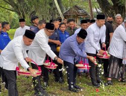 Tiba di Aceh, SBY dan AHY Langsung Berziaran ke Kuburan Massal Korban Tsunami