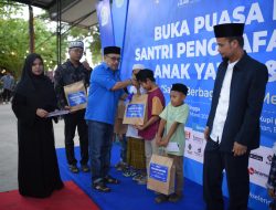 Bagi-bagi Santunan Yatim dan Duafa Warnai Acara Buka Puasa Bersama Yayasan Assalam Kreatif Aceh