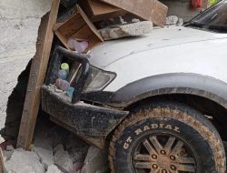 Mobil Tambang Emas Seruduk Rumah di Aceh Barat, Dua Bocah Jadi Korban