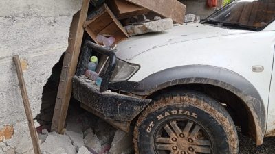 Mobil Tambang Emas Seruduk Rumah di Aceh Barat, Dua Bocah Jadi Korban