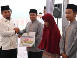 Diserahkan Pj Bupati Iswanto, Ini Duta Aceh Besar Penerima Bonus MTQ dan FASI