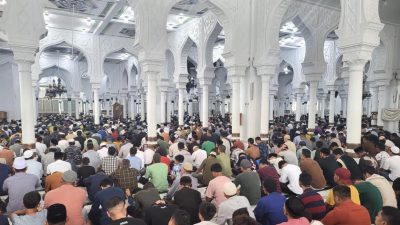 Jumat Pertama Bulan Syawal 1445 H, Masjid Raya Baiturrahman Penuh Sesak