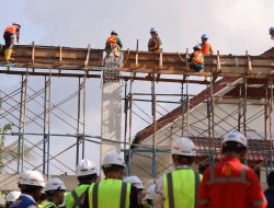 Didampingi Pj Gubernur Aceh, Irjen Kemendagri Tinjau Pembangunan Stadion Lhong Raya sebagai Venue Utama PON XXI