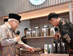 Usai Resmikan Gedung BSI, Wapres Tinjau Showcase Desa Binaan dan UMKM