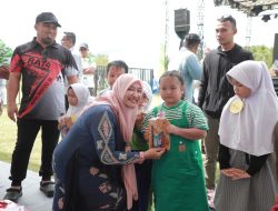 Bunda PAUD Aceh Besar Beri Hadiah dan Pujian untuk Anak-anak Peserta Lomba Mewarnai