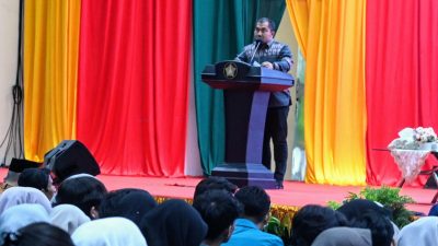 Pj Bupati Aceh Besar Bekali  Mahasiswa KKN USK