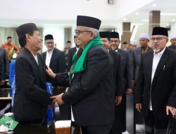 Pj Gubernur Kukuhkan Tim Pengawas Jaminan Produk Halal MPU