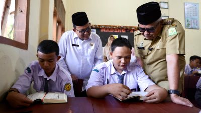 Sebelum Mulai Belajar, Siswa SMA Baca Quran 15 Menit