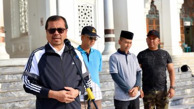 Sambut PON, ASN Pemerintah Aceh Gotong Royong Massal di Masjid Raya Baiturrahman dan Kuburan Syuhada Tsunami