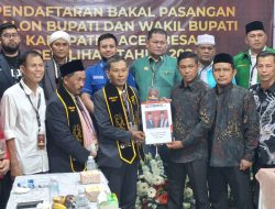 Pasangan “ADAB” Mendaftar ke KIP, Diantar Ribuan Warga Aceh Besar