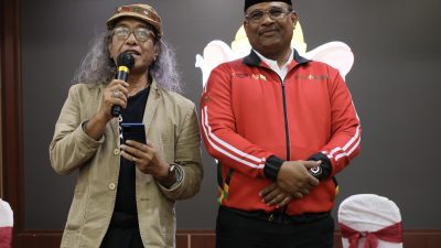 Didampingi Gubernur Safrizal, Fikar W. Eda Baca Puisi “Inilah Aceh”