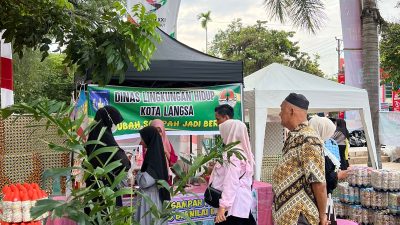 Produk Manggot dan Kerajinan Sampah dipamer  di angsa