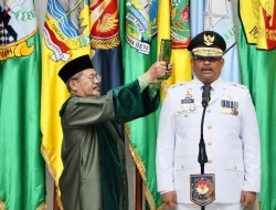 Mendagri Lantik Safrizal Jadi Pj Gubernur Aceh, Sampaikan Terima Kasih Atas Pengabdian Bustami