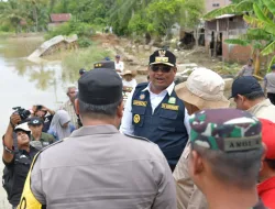 Pj Gubernur Aceh Tiba di Lokasi Banjir Aceh Tamiang