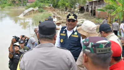 Pj Gubernur Aceh Tiba di Lokasi Banjir Aceh Tamiang