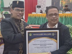 PWI Aceh Terima Ar-Raniry Award