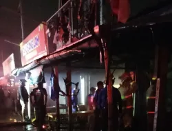 Kebakaran Hanguskan Satu Kedai di Simpang Keutapang