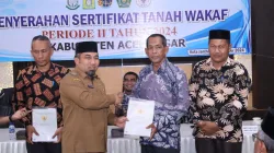 Aceh Besar Serahkan Sertifikat Tanah Wakaf Tahap II, Sudah Capai 88 Persen