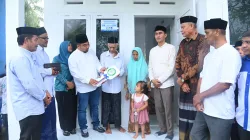 Warga Aceh Besar Dapat Bantuan Rumah Tahan Gempa, Diserahkan Pj Bupati Iswanto