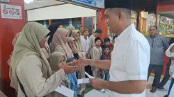 Aspembas Santuni Puluhan Anak Yatim, Desak APH Usut Tuntas Kasus Pembunuhan Agen Mobil di Aceh Utara