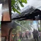 Kolase foto memperlihatkan suasana ketika kebakaran terjadi pada dua rumah di Kompleks Yayasan Darul Ulum, di Jalan Syiah Kuala, Kampung Kramat, Kecamatan Kuta Alam, Banda Aceh, Kamis, 3 Juli 2025. (Foto Abdul Hadi/Portalnusa.com)