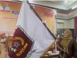 Terpilih Secara Aklamasi, Ny. Mukarramah Fadhlullah Pimpin BKOW Aceh